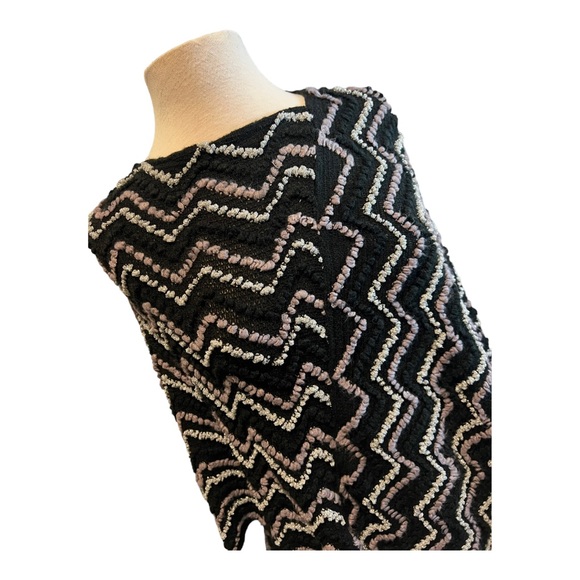 **Last Chance**| bcbg | Black / Silver Chevron Fringe Poncho Shawl Wrap OSFA - Picture 2 of 7